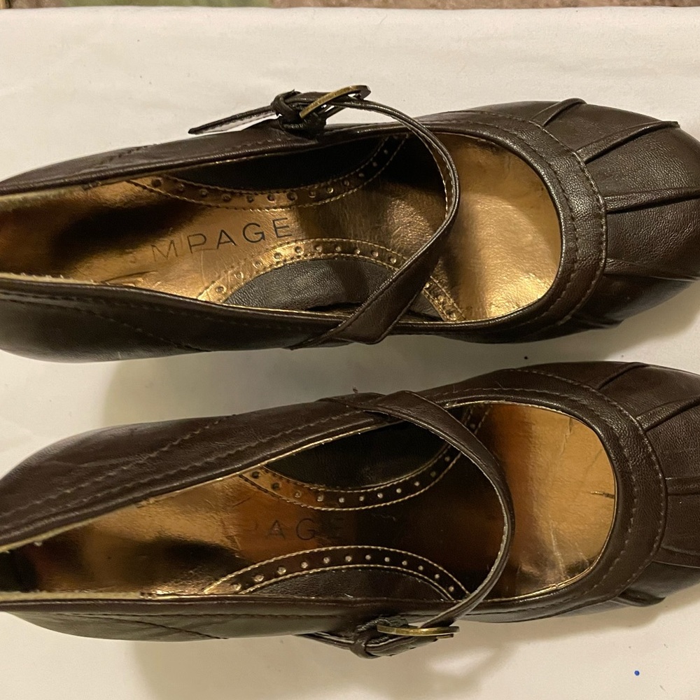 Rampage elana heels buckle and strap round toe shoe. Great condition.